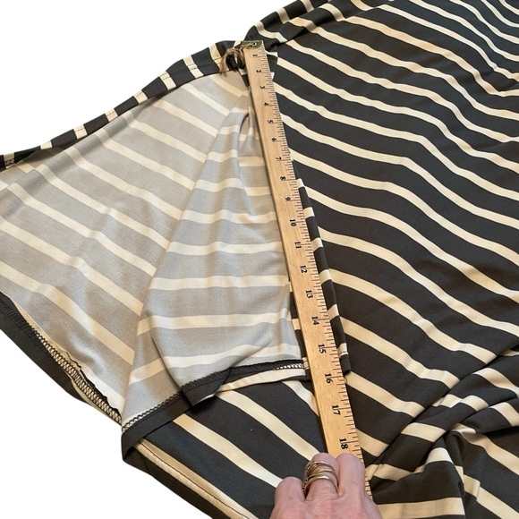 Beach by Exist sleeveless Maxi/ v-neck-lace-up detail at the front-Size Medium - Picture 7 of 8